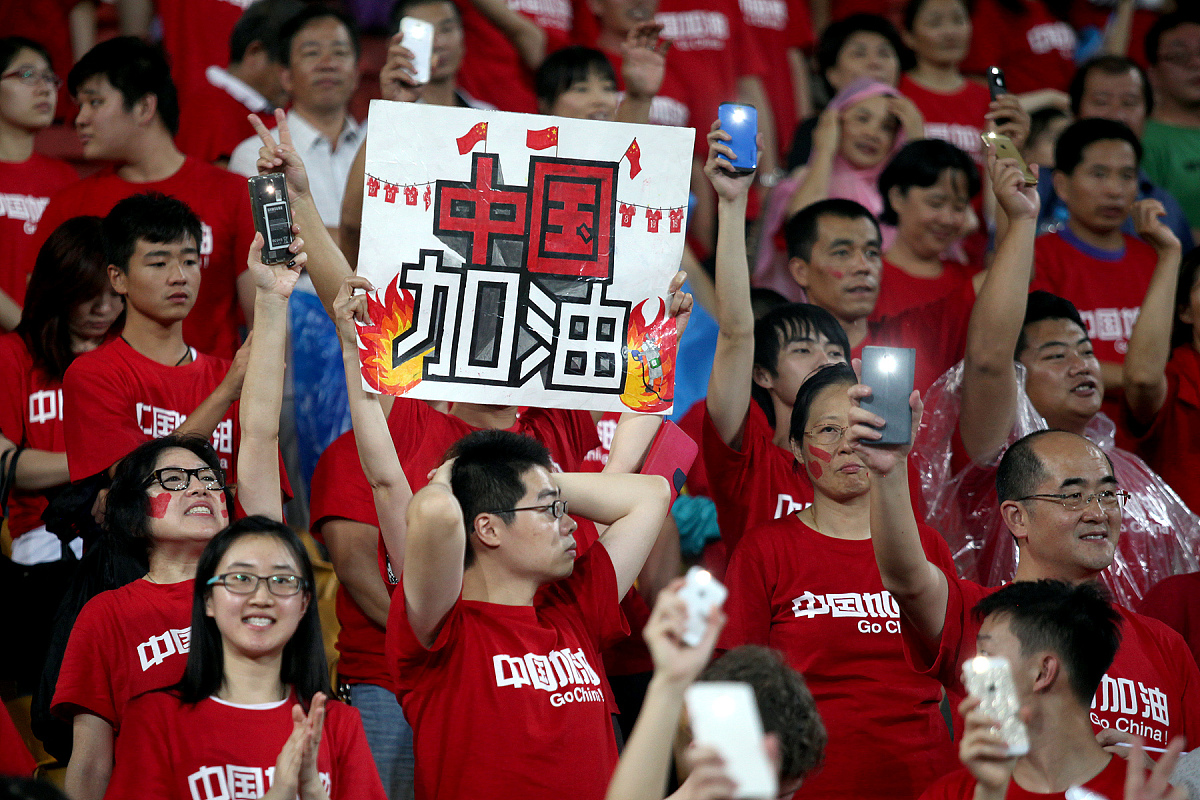 顶尖球队在大舞台上大放异彩，取得辉煌胜利的简单介绍