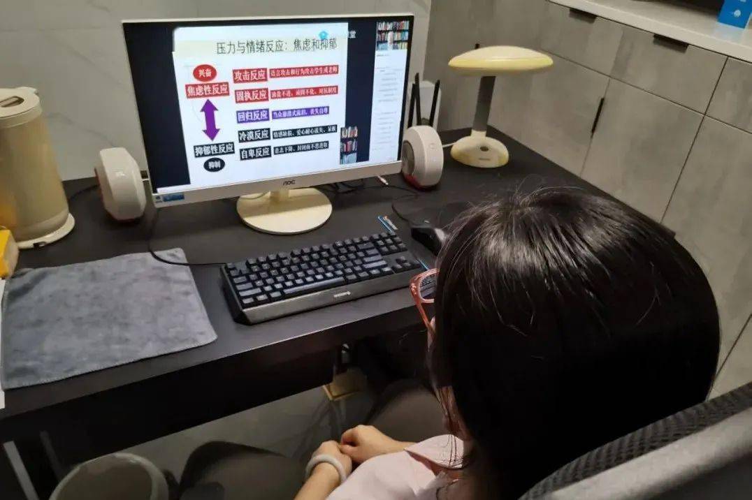 包含参赛选手备战心态出现波动，备战进程备受关注的词条