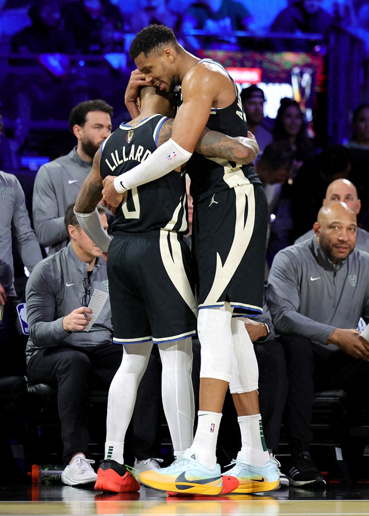 NBA东部决赛：雄鹿队击败热火队晋级总决赛 